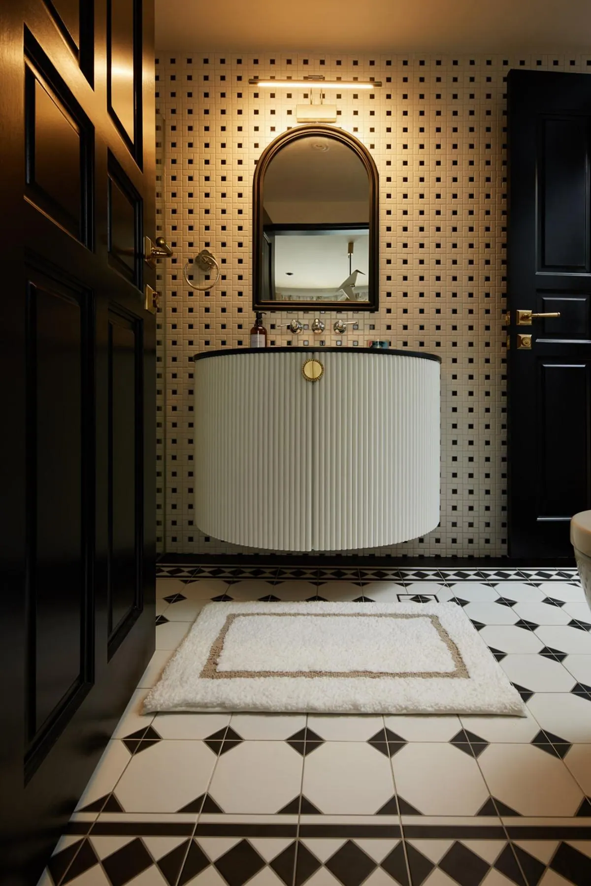 Black N White Haus Jersey Lodge 3, Design Authority