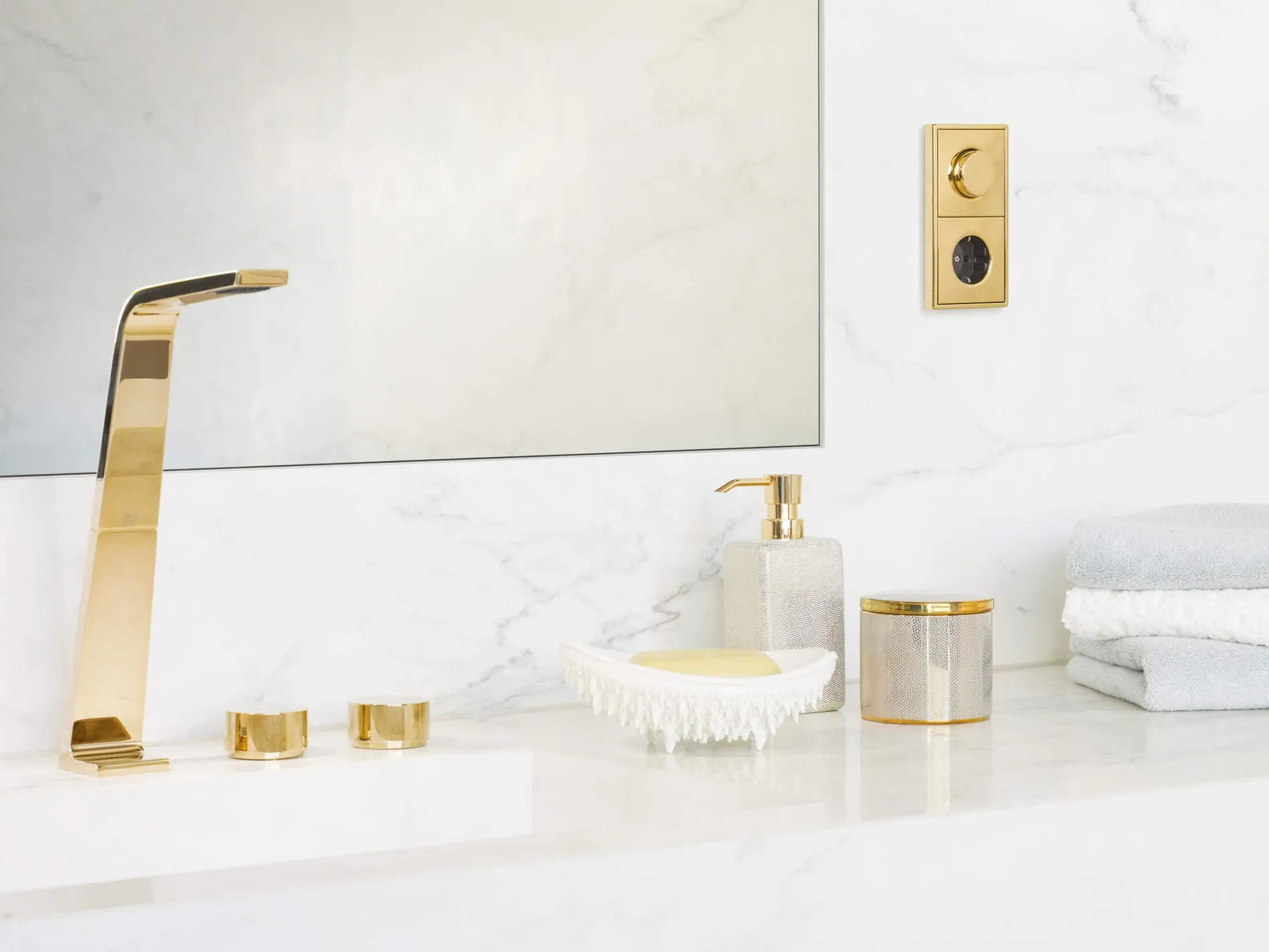 Gold, Design Authority
