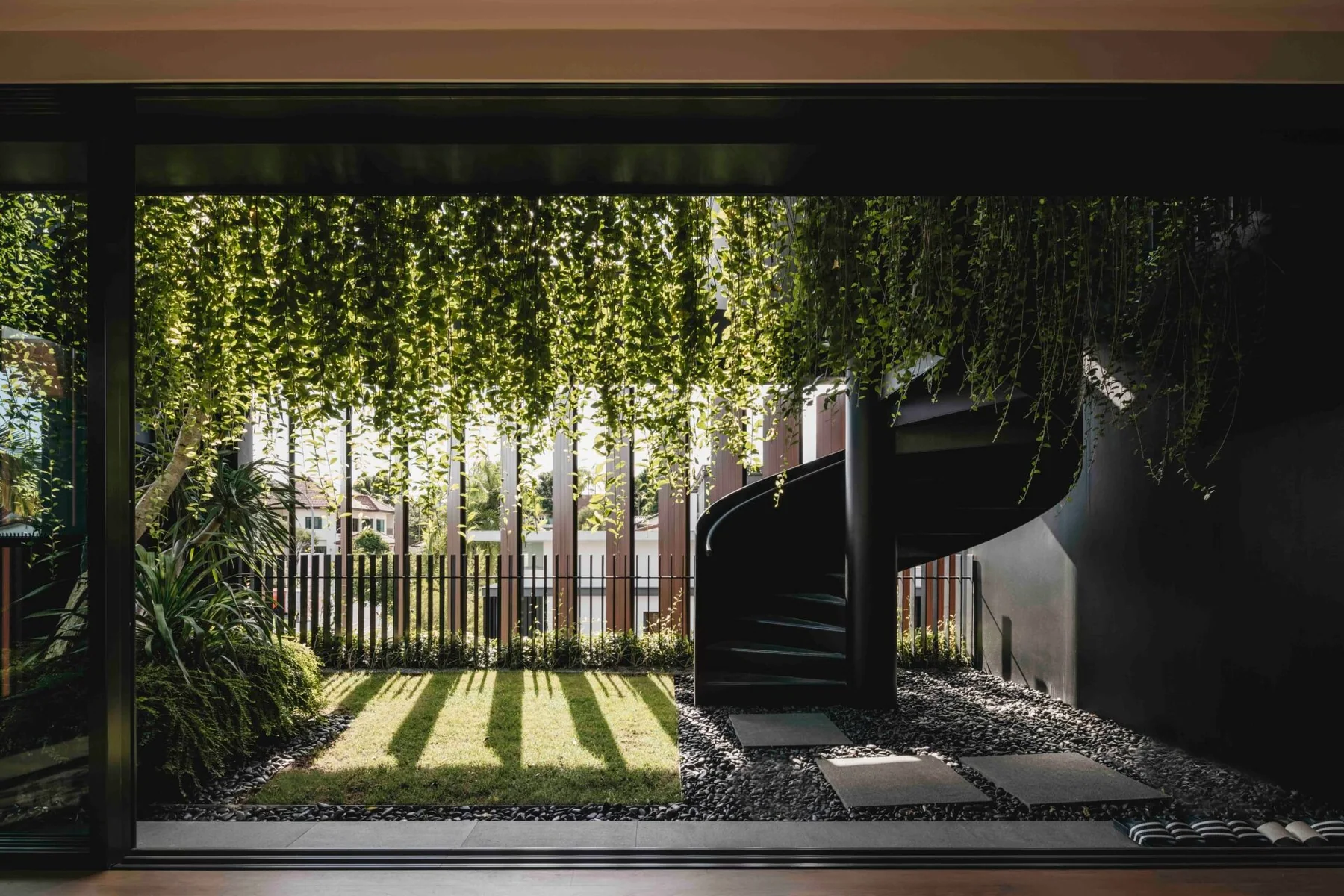 AR43%20Architects%20 %20Perforated%20House%20 %209%20Saraca%20Road%2011, Design Authority
