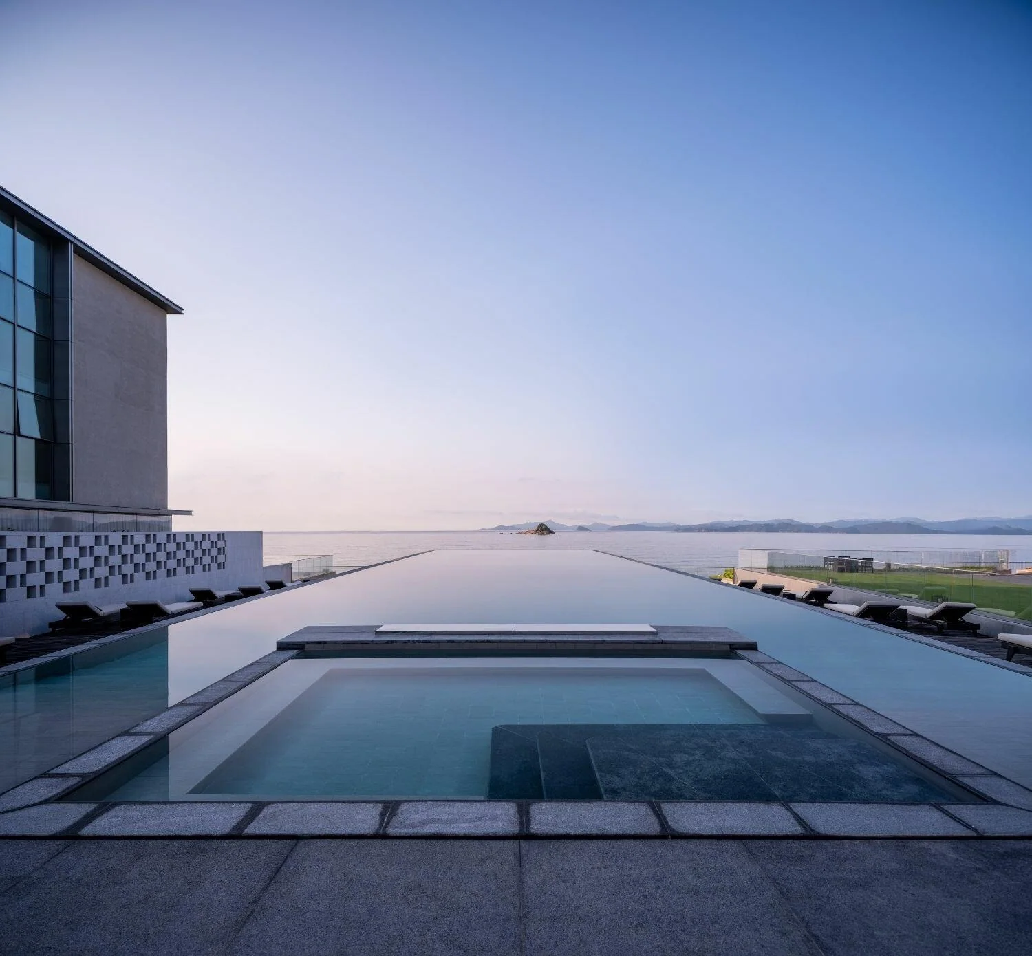 Club InterContinental of InterContinental Shenzhen Dameisha Resort by CCD/Cheng Chung Design (HK) Ltd, view 7