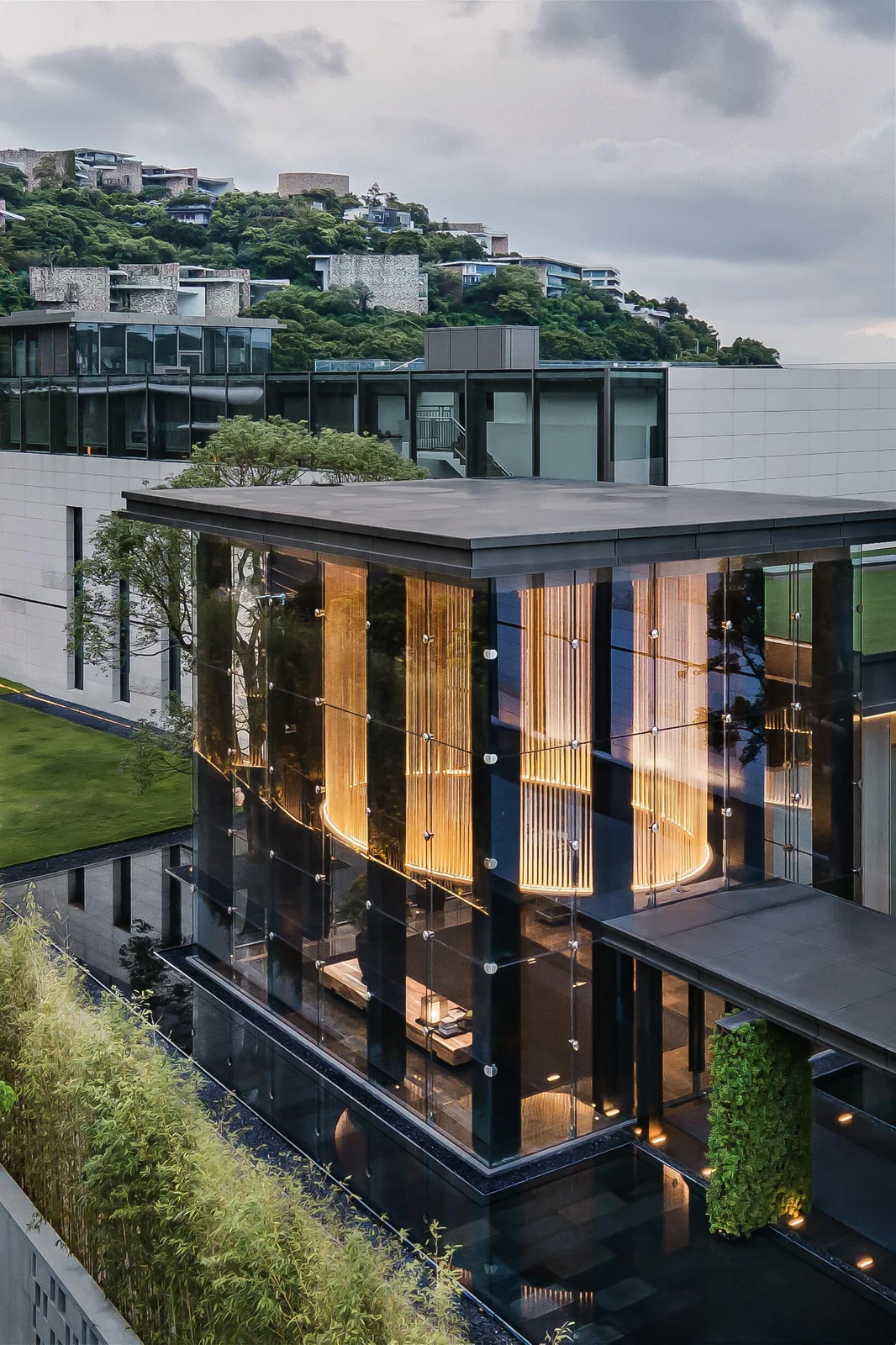 Club InterContinental of InterContinental Shenzhen Dameisha Resort by CCD/Cheng Chung Design (HK) Ltd, view 8