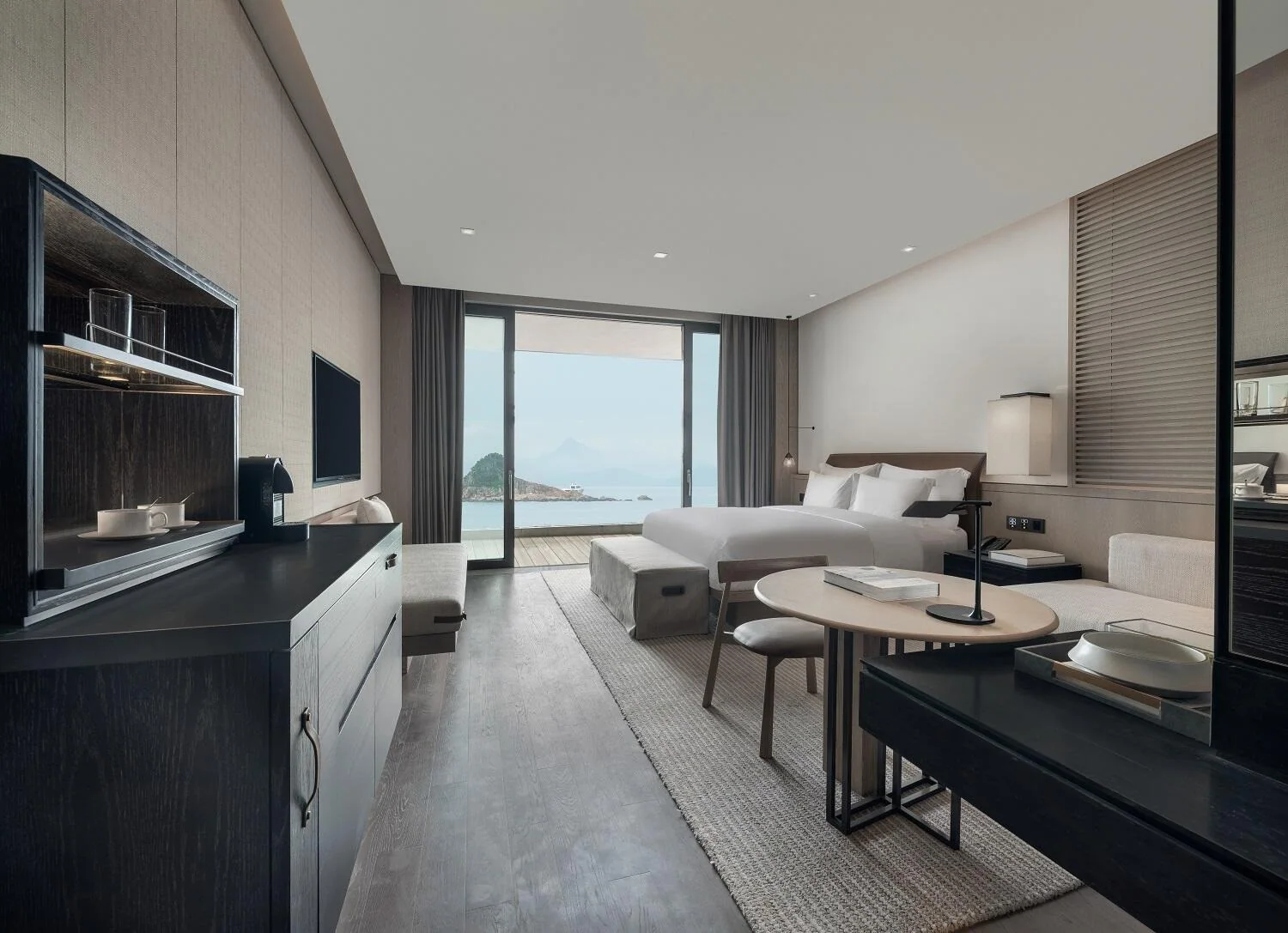 Club InterContinental of InterContinental Shenzhen Dameisha Resort by CCD/Cheng Chung Design (HK) Ltd, view 1
