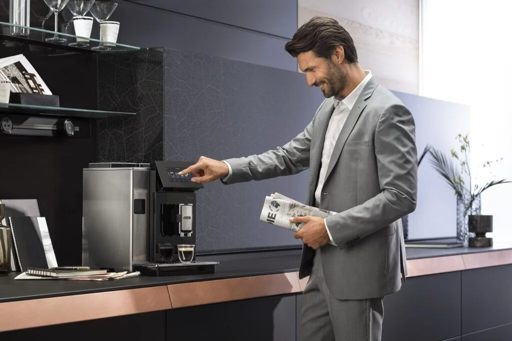 Maestosa By DeLonghi Prelavoro Uomo 01 1, Design Authority