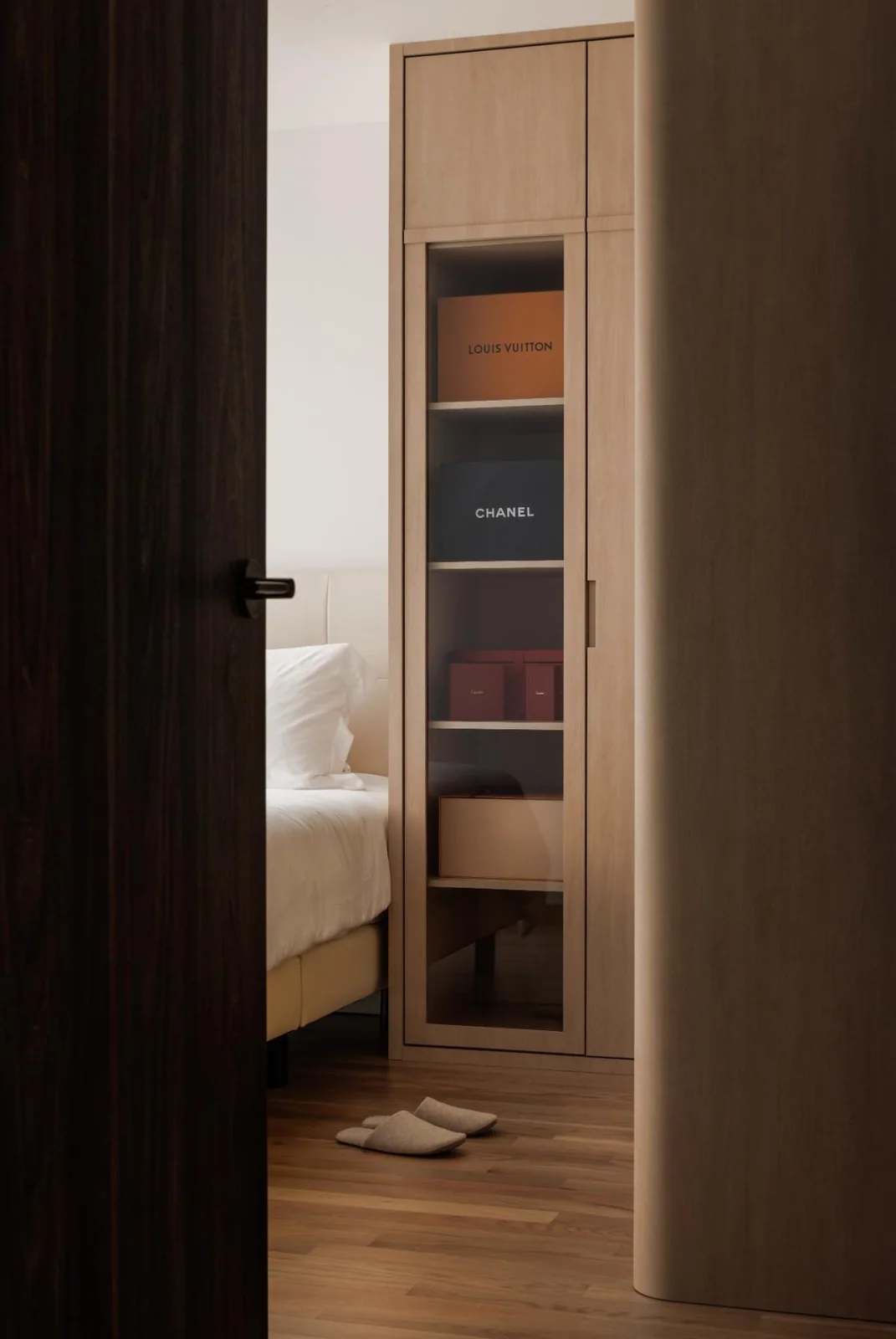 Pinnacle Apartment by HID Studio, view 11