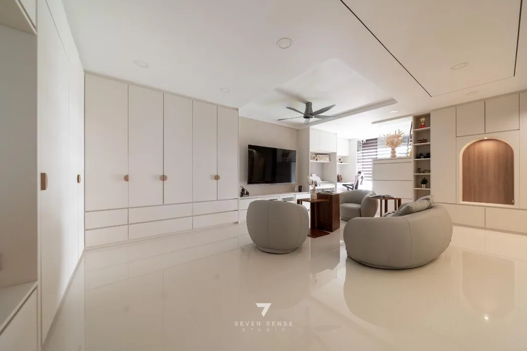 7 SENSE STUDIO