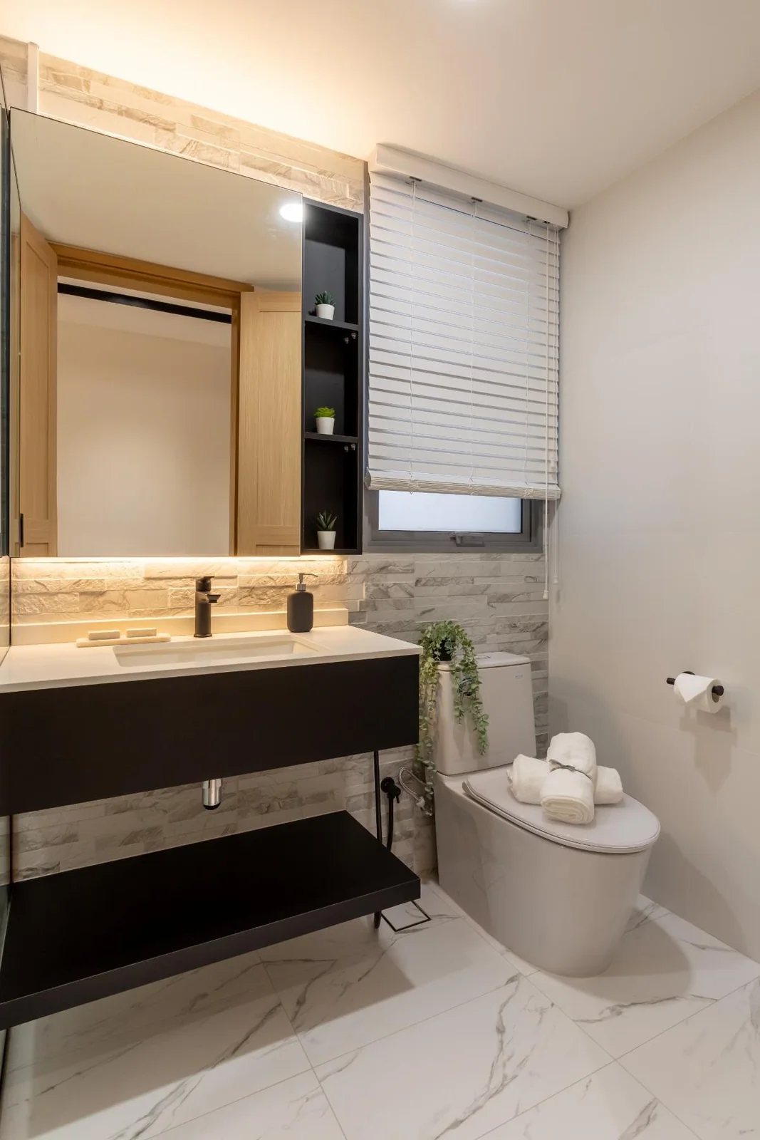 Hillview Ave by Le Interior Affairs, view 21
