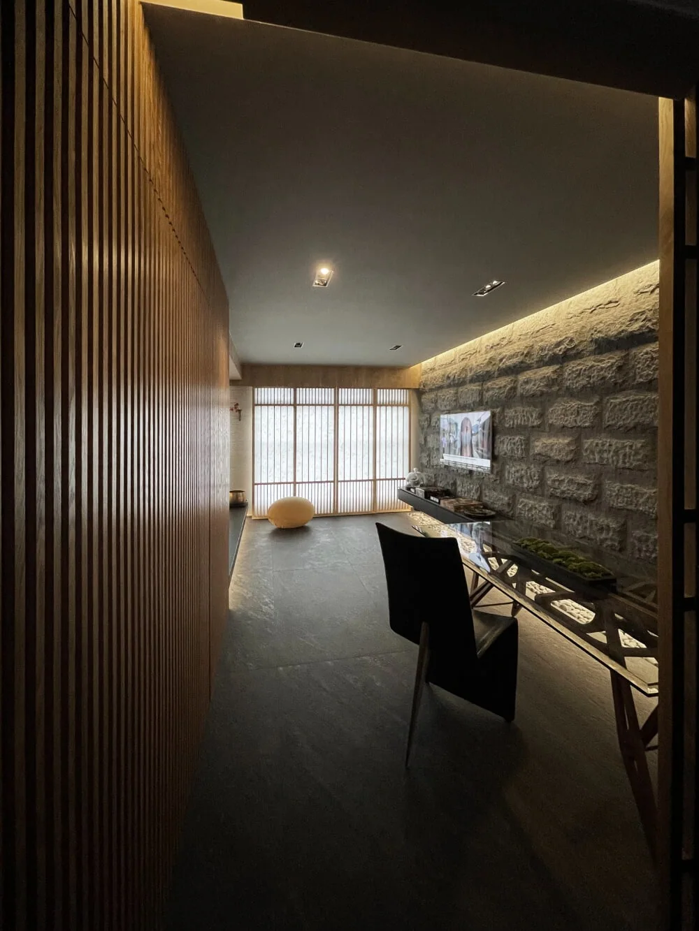 Bedok Studio Apartment by Metamorph Design, view 3