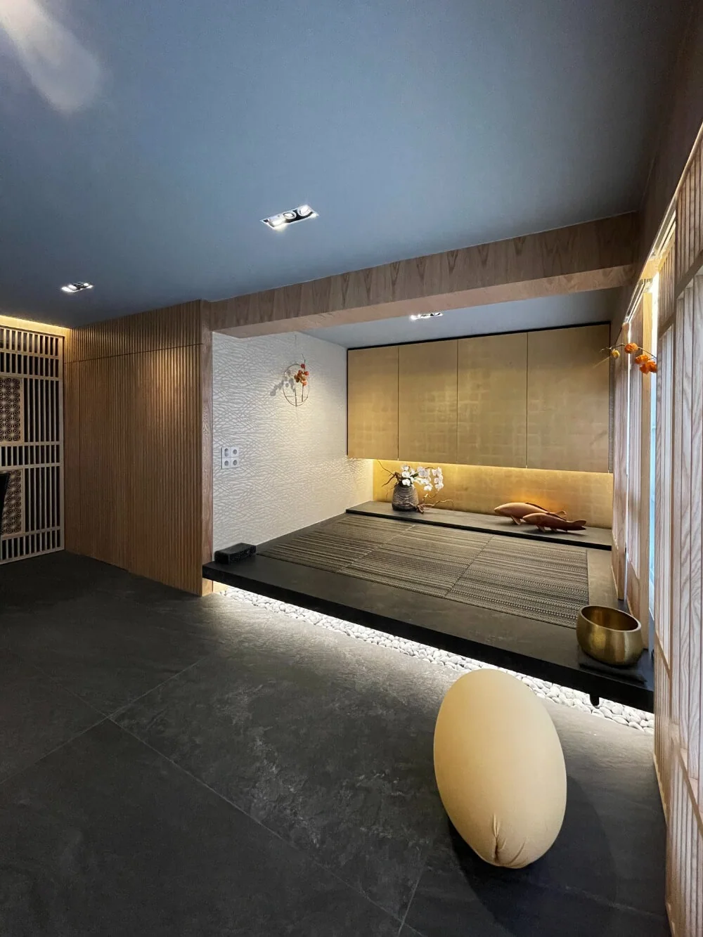 Bedok Studio Apartment by Metamorph Design, view 11
