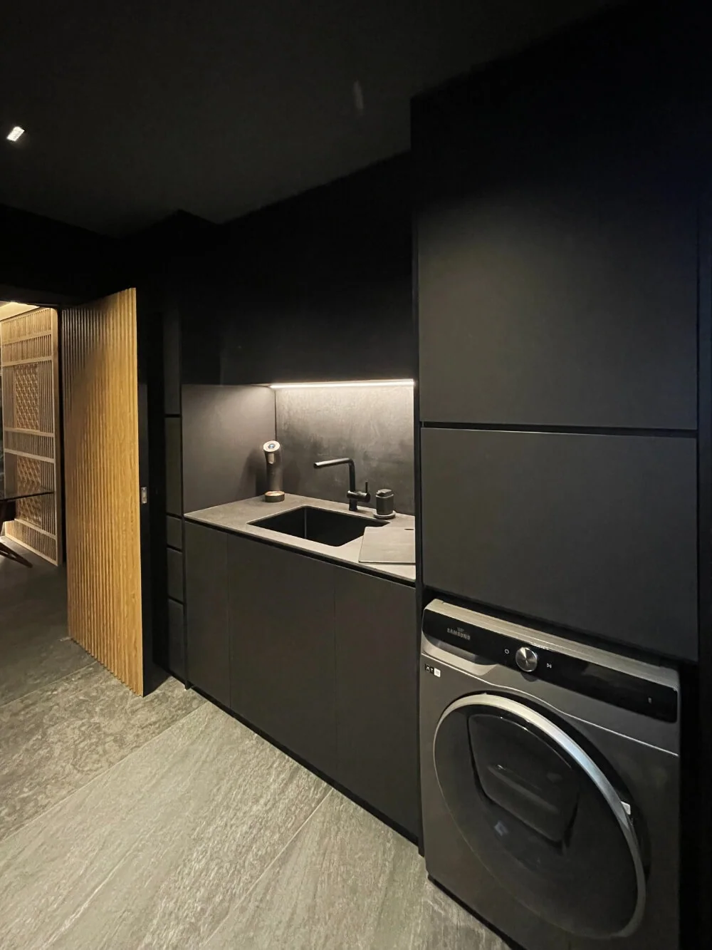 Bedok Studio Apartment by Metamorph Design, view 13