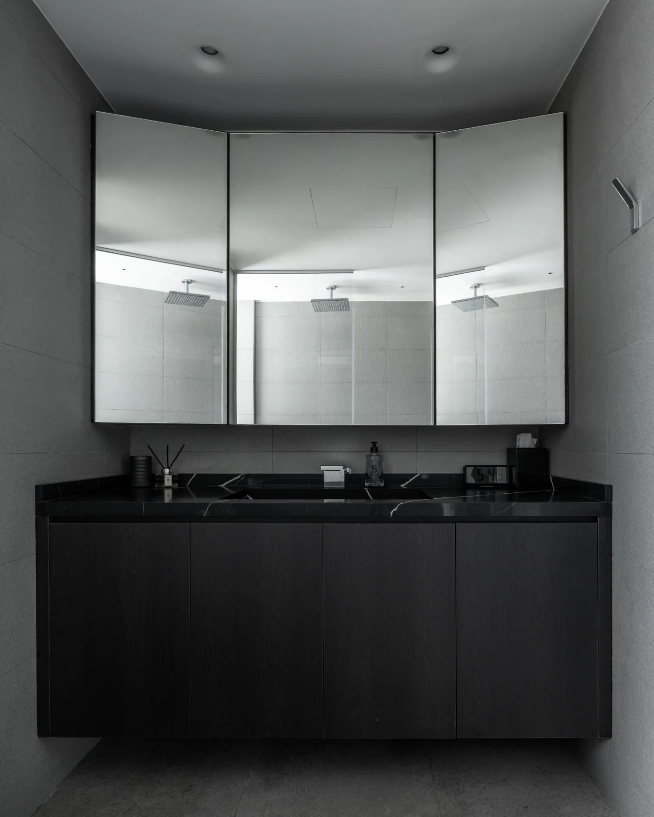 Galerie Noire @ Skyline Concourse by MYNMYN Studio, view 15