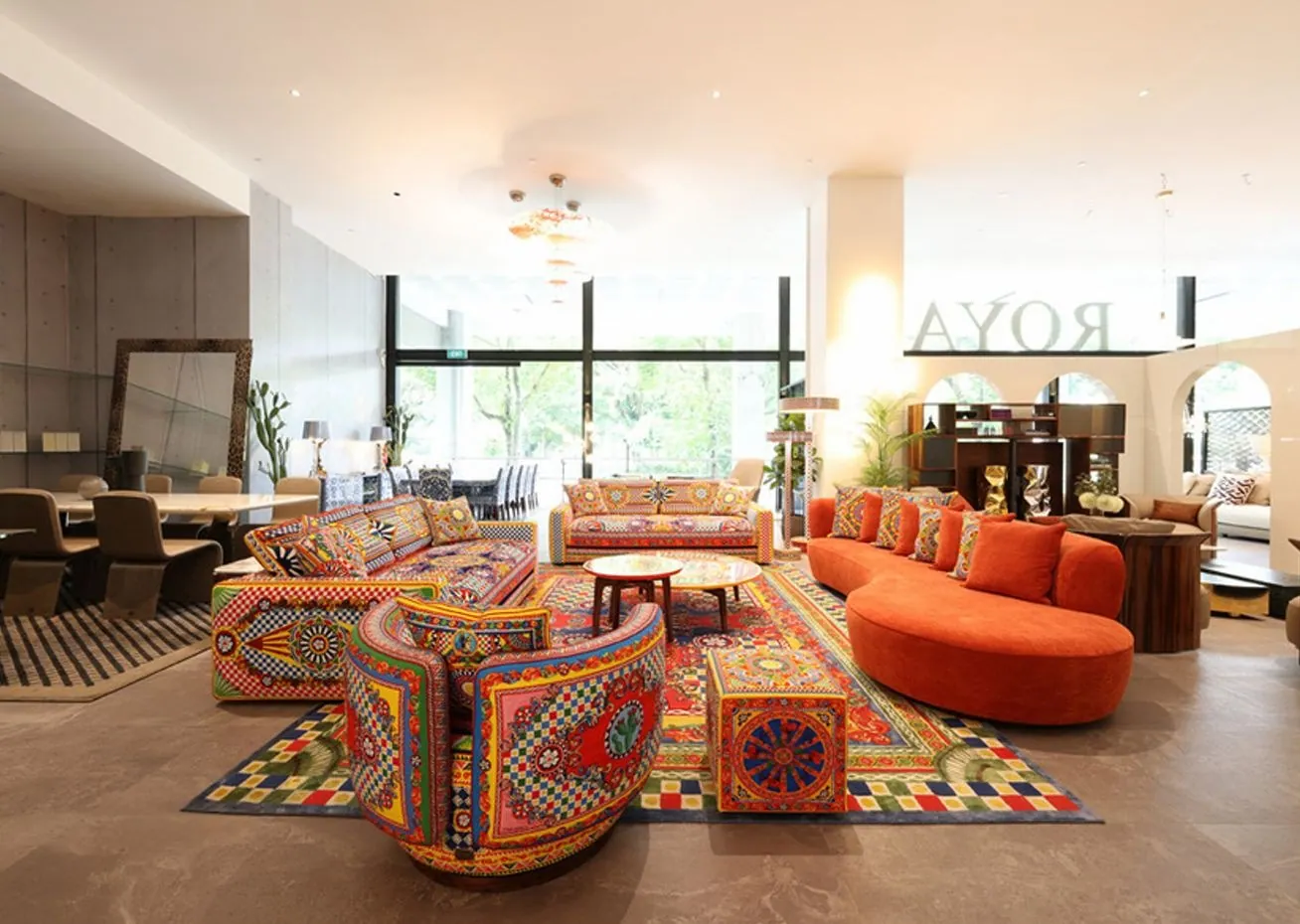 Royal Interiors 7, Design Authority