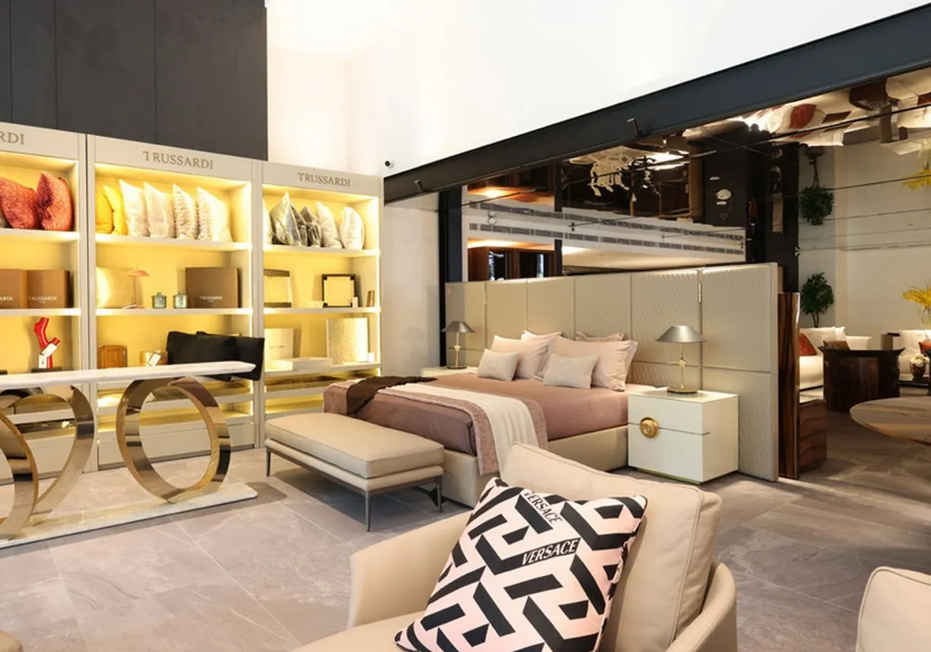 Royal Interiors 6, Design Authority