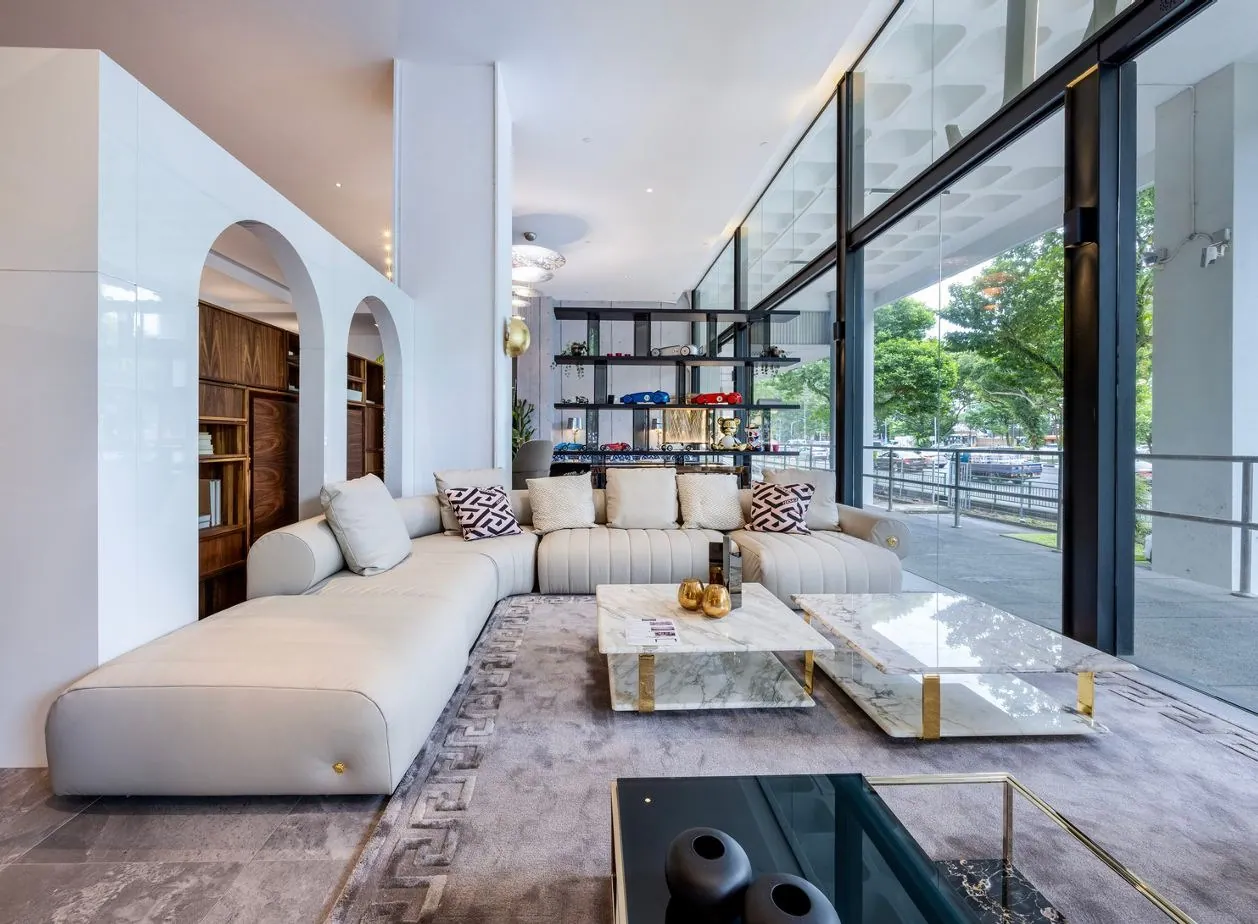 Royal Interiors 5, Design Authority