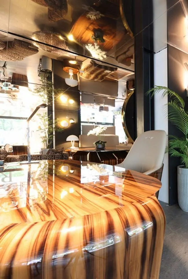 Royal Interiors 3, Design Authority