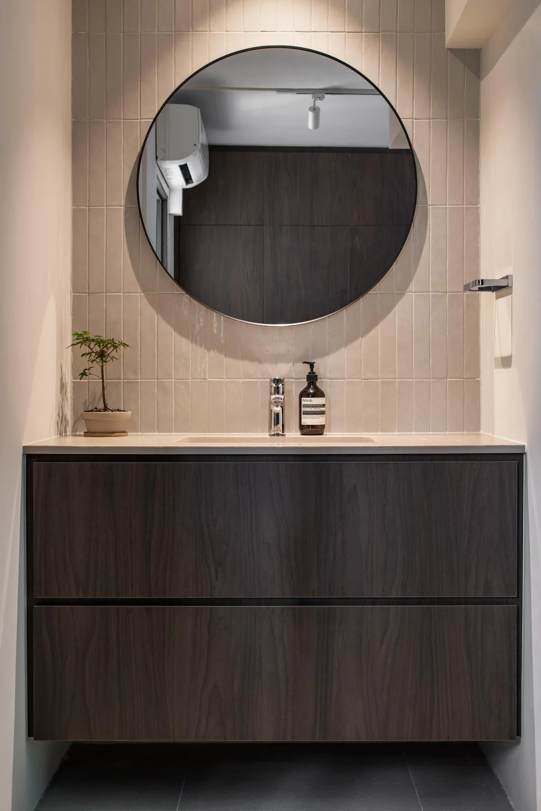 Boon Tiong Road Apartment by Rubiks Studio, view 17