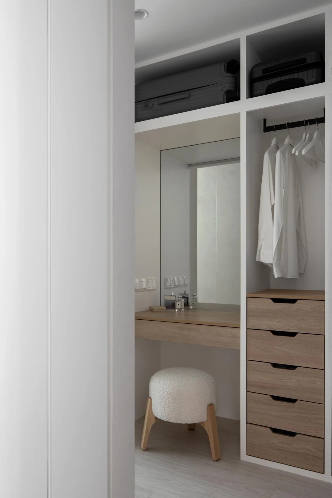 Cairnhill Circle Condominium by Rubiks Studio, view 2