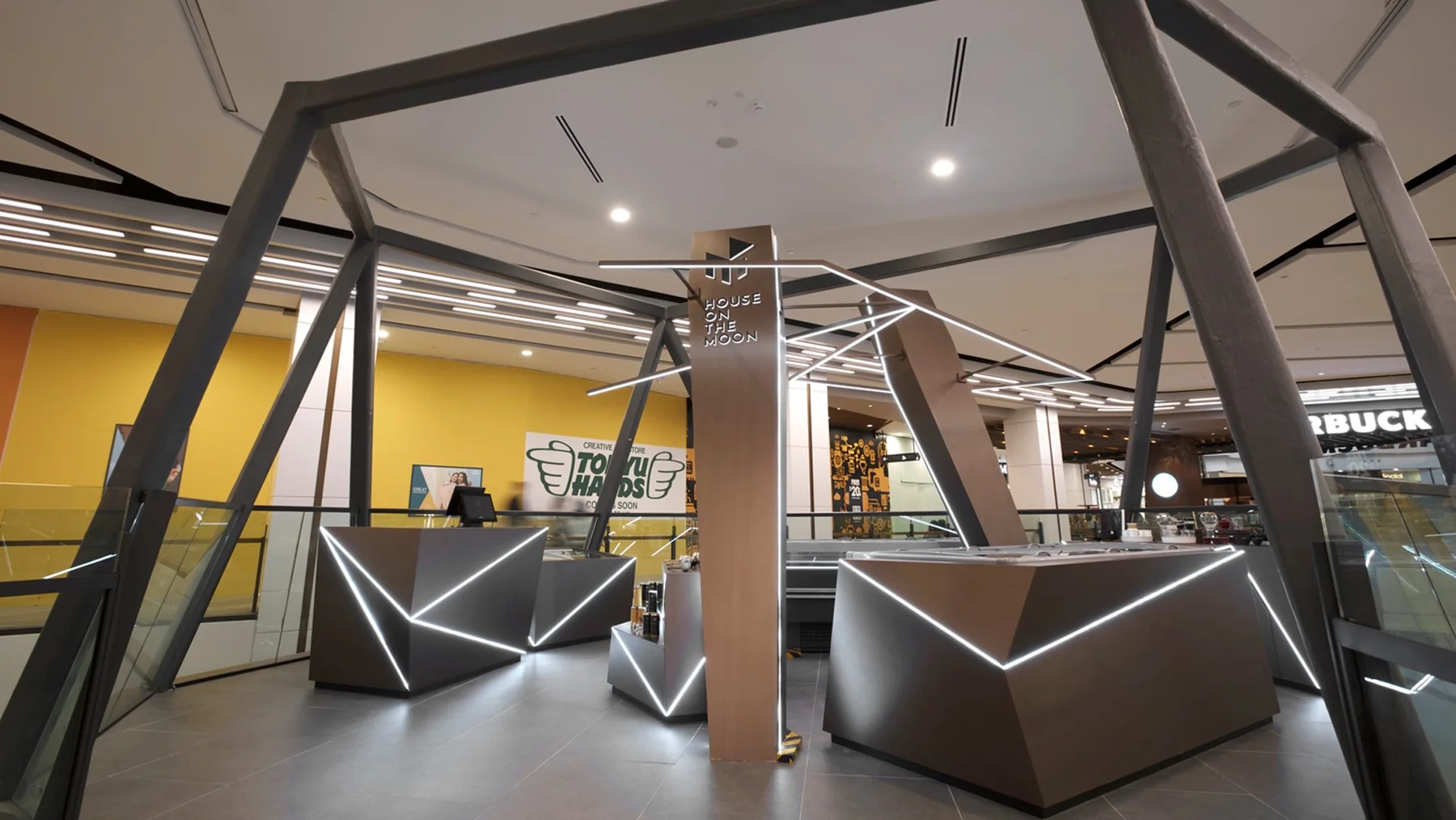 House on the Moon(Great World City Flagship Store) by SODA®Spirit Of Design Analogy, view 4