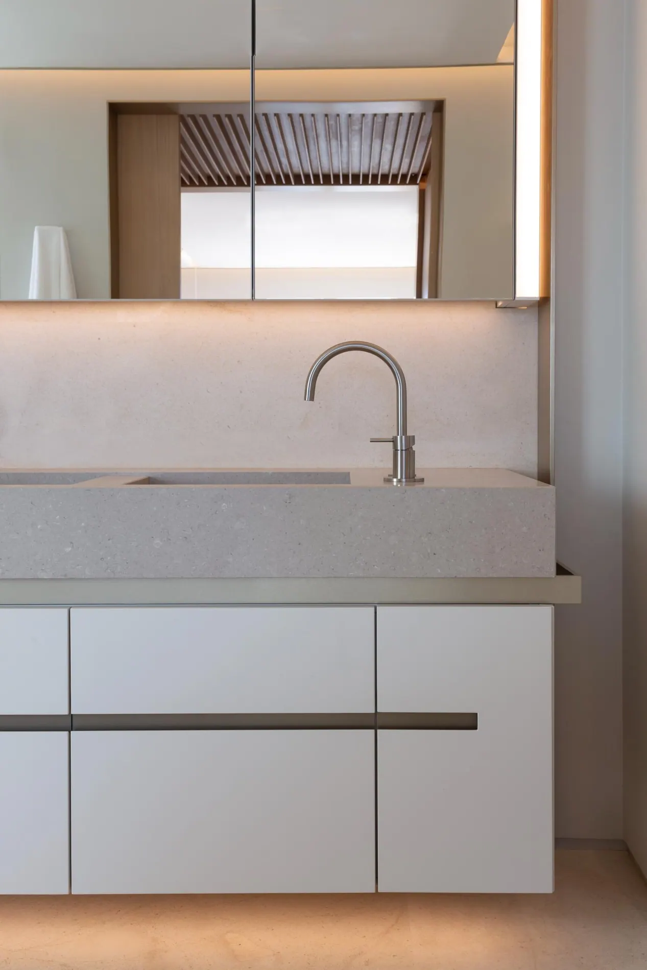 ZA Parama Int 006 014 Nv HR, Design Authority
