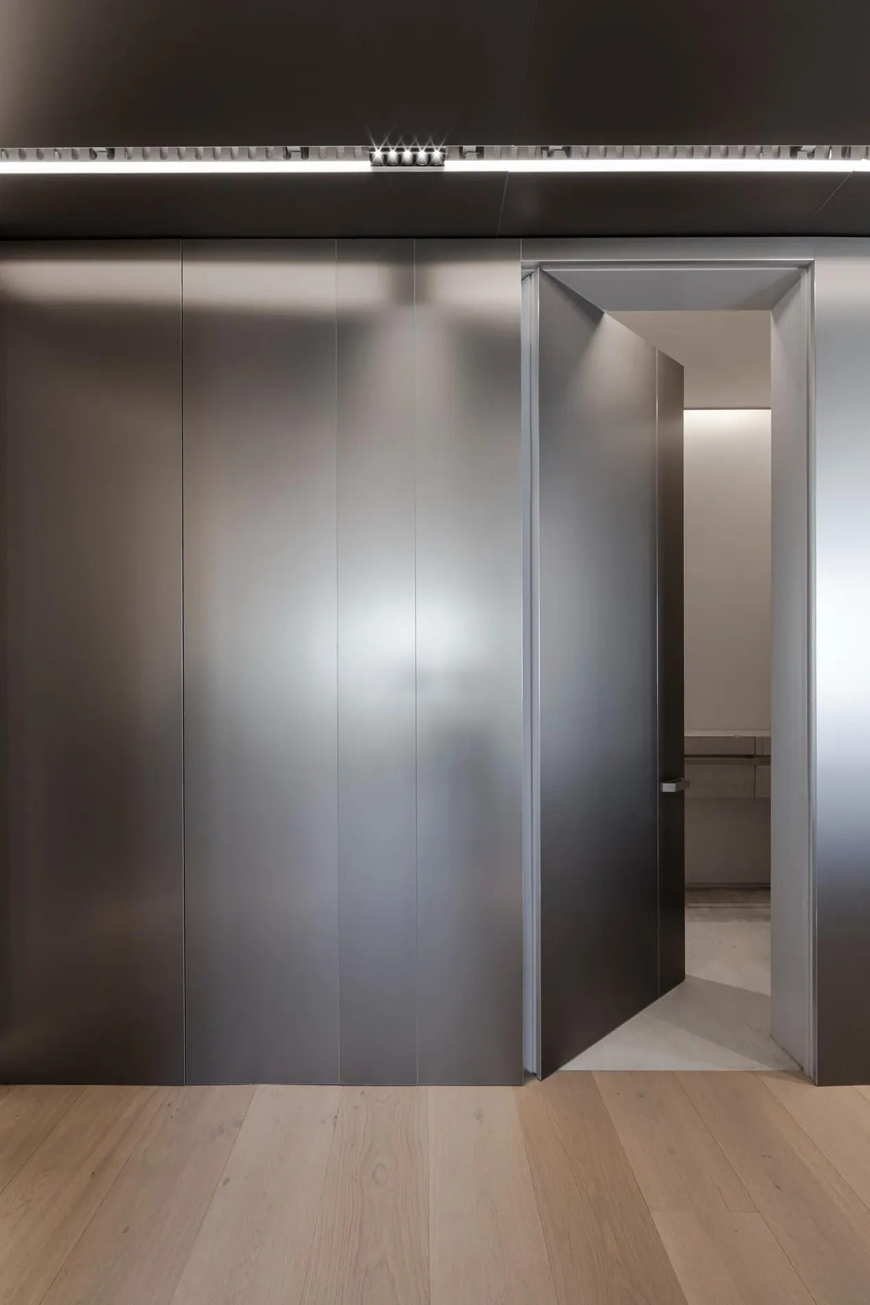 ZA Parama Int 007 002 Nv HR, Design Authority
